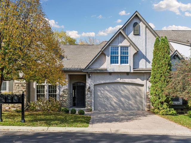 189 Stonebridge Court Mendota Heights MN 55118 - MLS# 7142382