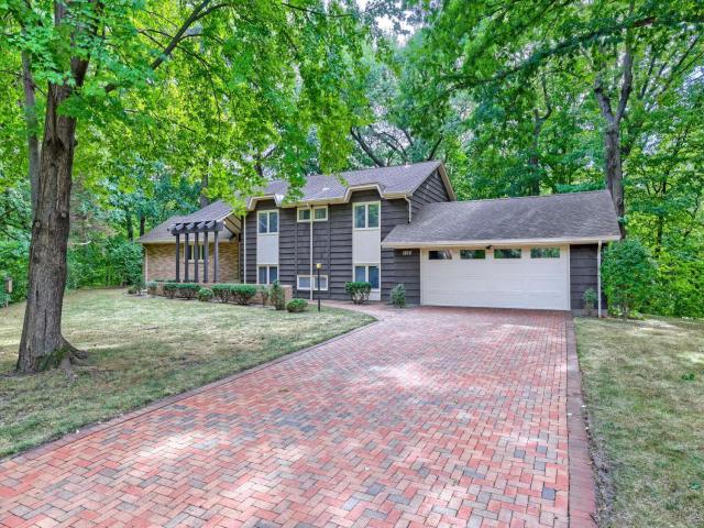 1200 Falls View Court Mendota Heights MN 55118 - MLS# 7142420