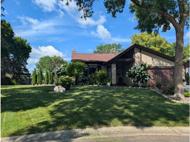 7471 Saratoga Drive Chanhassen MN 55317 - MLS# 7142623