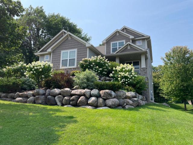 2388 Highover Trail Chanhassen MN 55317 - MLS# 7142706