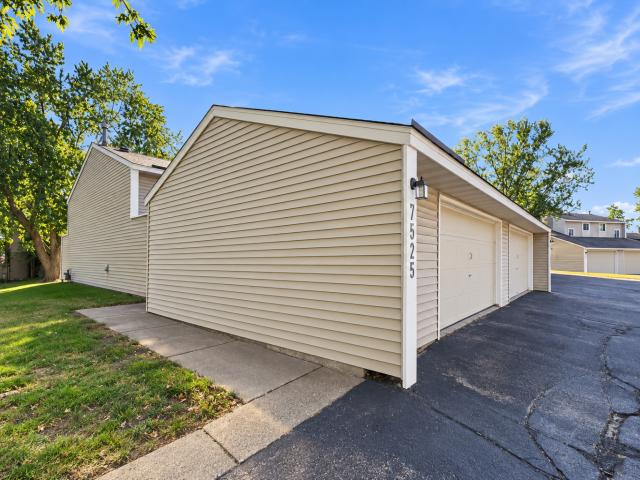 7525 Whitney Drive Apple Valley MN 55124 - MLS# 7142920