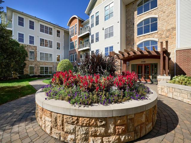3110 N Chestnut Street Unit 211 Chaska MN 55318 - MLS# 7143004