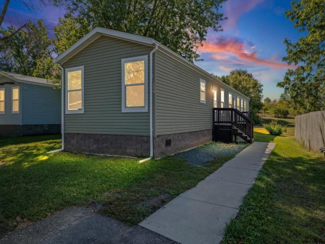 327 Cimarron Lake Elmo MN 55042 - MLS# 7143109