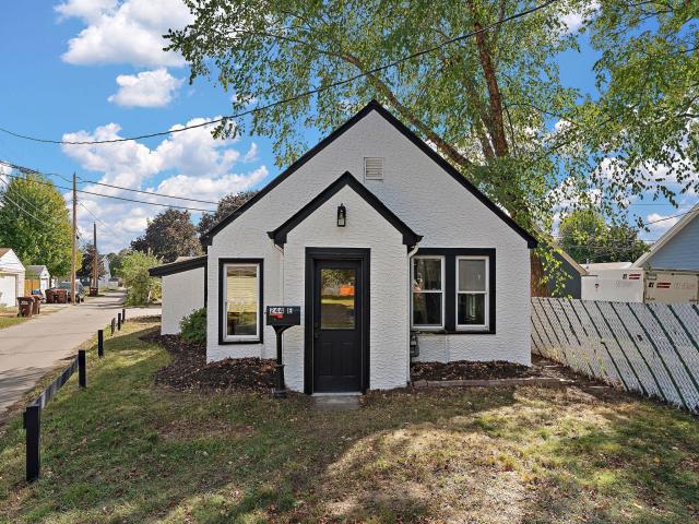 244 Dale Street E South Saint Paul MN 55075 - MLS# 7144431