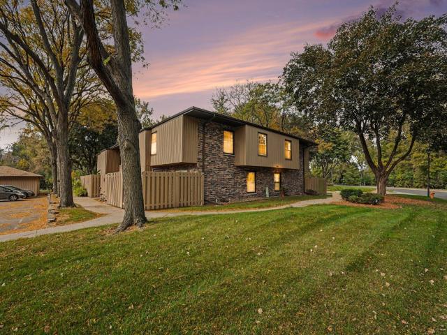 2531 Unity Avenue N Unit 253 Golden Valley MN 55422 - MLS# 7144646
