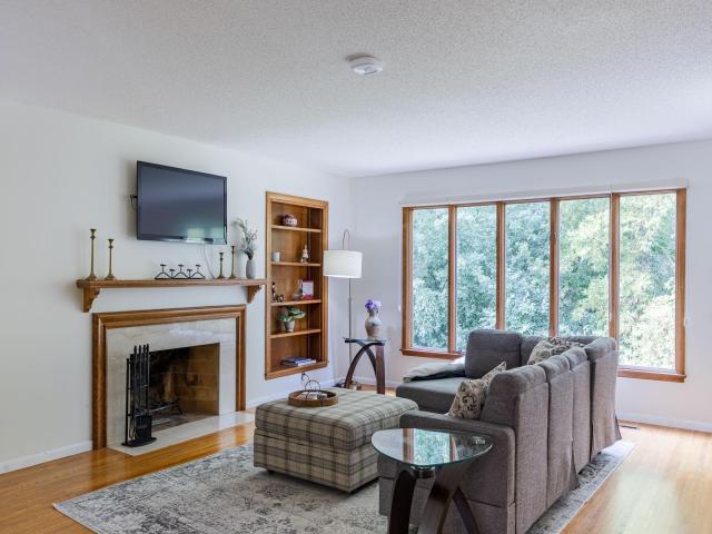 5316 Malibu Drive Edina MN 55436 - MLS# 7144946