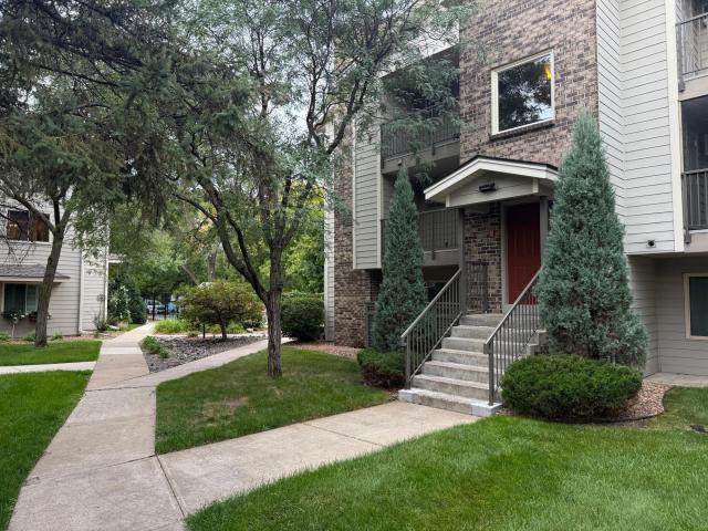 2120 Ridge Drive Unit 31 Saint Louis Park MN 55416 - MLS# 7144947