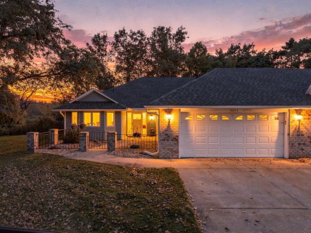 1053 Royal Court Shoreview MN 55126 - MLS# 7145183