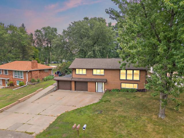2624 Bittersweet Lane Maplewood MN 55109 - MLS# 7145286