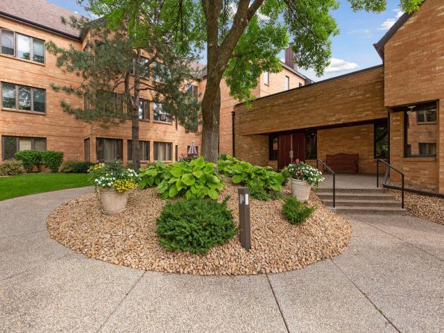 1830 Eagle Ridge Drive Unit 1004 Mendota Heights MN 55118 - MLS# 7145293