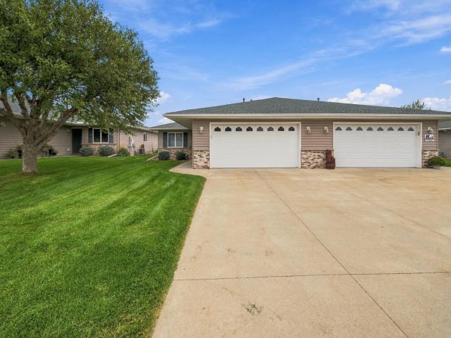 1812 Clubhouse Drive NE Stewartville MN 55976 - MLS# 7145483