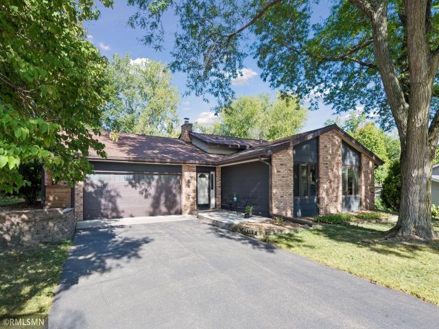 1549 Skyview Drive Chaska MN 55318 - MLS# 7145955