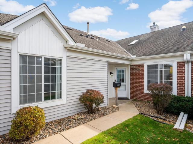 7426 Hinton Park Avenue S Cottage Grove MN 55016 - MLS# 7146655 — photo 2