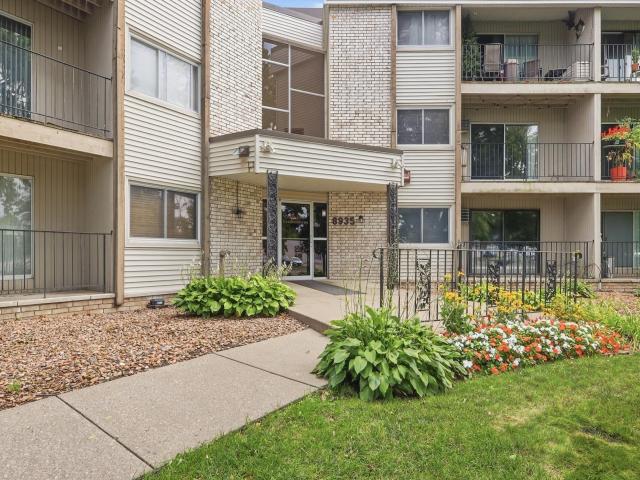8935 Old Cedar Avenue S Unit 214 Bloomington MN 55425 - MLS# 7147012