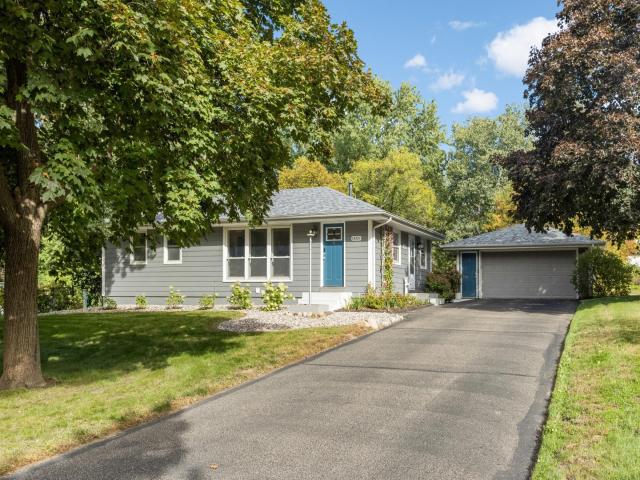 14929 Deerwood Drive Burnsville MN 55306 - MLS# 7148401