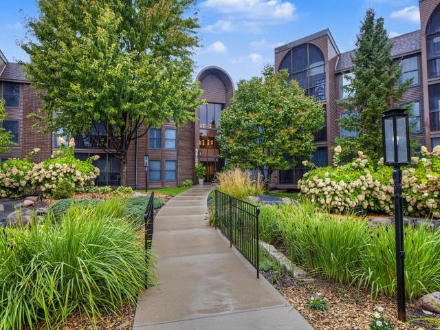 9700 Portland Avenue S Unit 128 Bloomington MN 55420 - MLS# 7148527