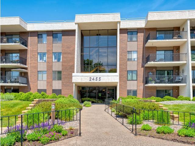 2455 Londin Lane E Unit 322 Maplewood MN 55119 - MLS# 7148674