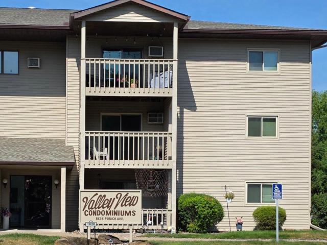 1828 Perlich Avenue Red Wing MN 55066 - MLS# 7148738