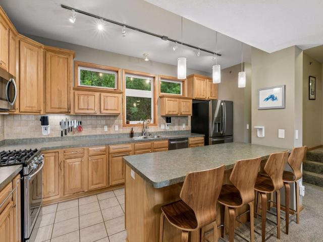 9820 Cove Drive Minnetonka MN 55305 - MLS# 7149368