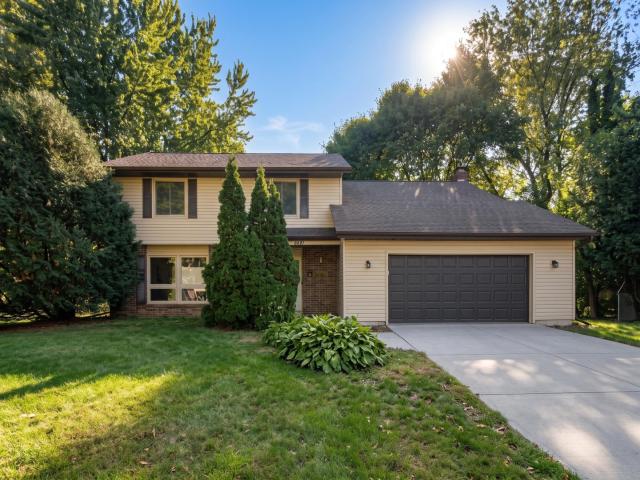 9829 105th Avenue N Maple Grove MN 55369 - MLS# 7149811