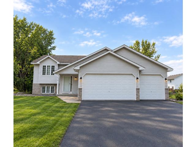 674 Lois Lane Lino Lakes MN 55014 - MLS# 7150417