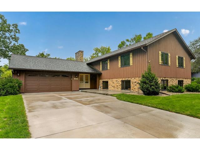 2228 Viking Drive NW Rochester MN 55901 - MLS# 7150541