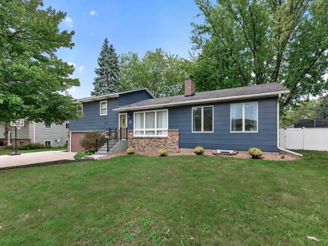 28 Sterling Street N Maplewood MN 55119 - MLS# 7151121