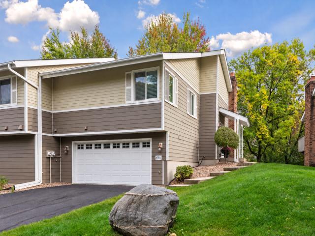 9751 Brighton Lane Eden Prairie MN 55347 - MLS# 7151146