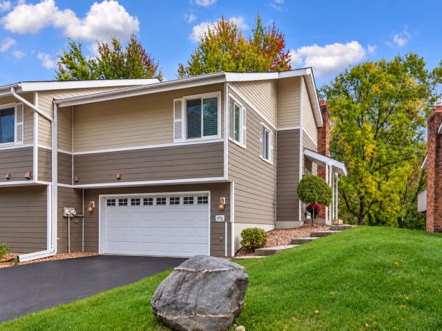 9751 Brighton Lane Eden Prairie MN 55347 - MLS# 7151146