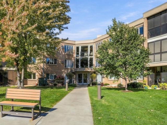 4360 Brookside Court Unit 211 Edina MN 55436 - MLS# 7151858