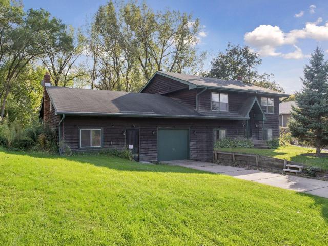 750 Viking Drive E Maplewood MN 55117 - MLS# 7152537