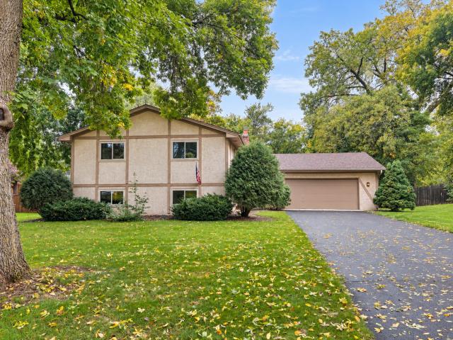 2811 Comstock Lane N Plymouth MN 55447 - MLS# 7153010