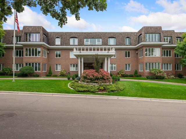 6105 Eden Prairie Road Unit A34 Edina MN 55436 - MLS# 7153424