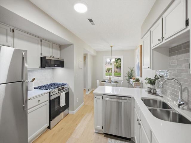 4711 Lund Point Eagan MN 55122 - MLS# 7153806