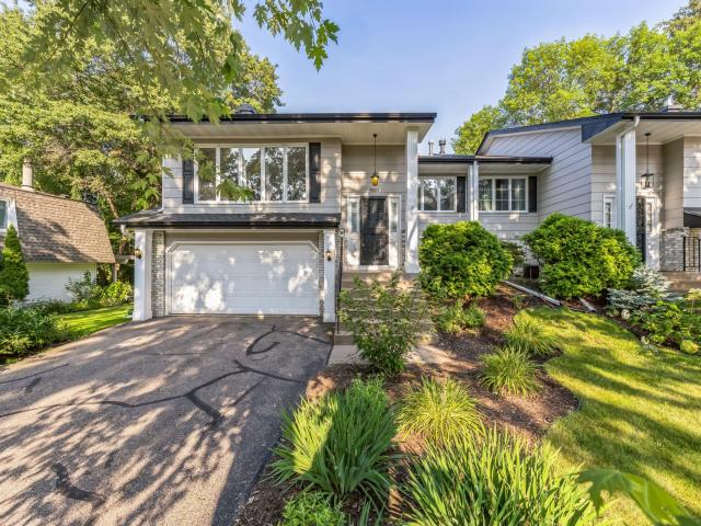 9505 Clubhouse Road Eden Prairie MN 55347 - MLS# 7153815