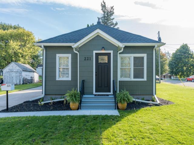 221 Bryan Avenue Owatonna MN 55060 - MLS# 7154754