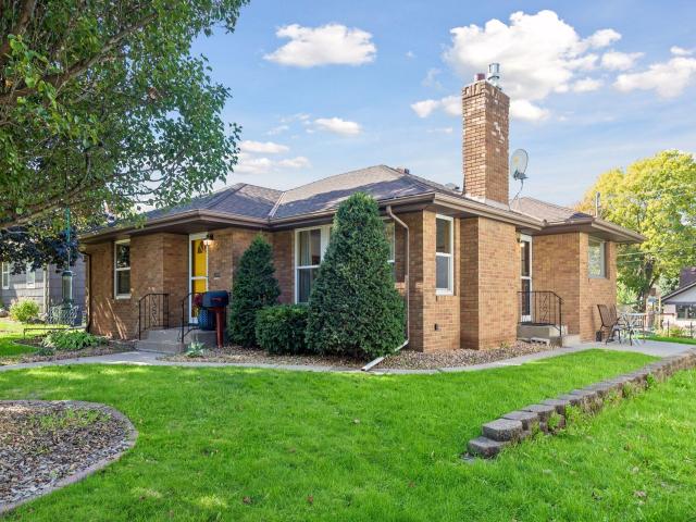 909 Manomin Avenue West Saint Paul MN 55118 - MLS# 7154901