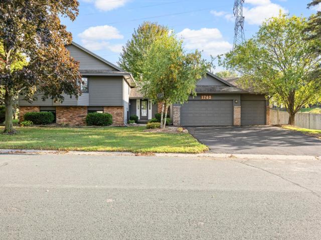 1762 Drake Drive Eagan MN 55122 - MLS# 7155014