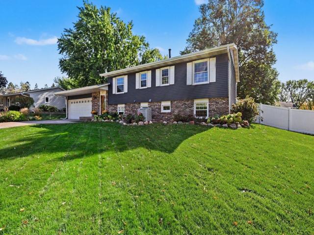 8227 76th Street S Cottage Grove MN 55016 - MLS# 7155964