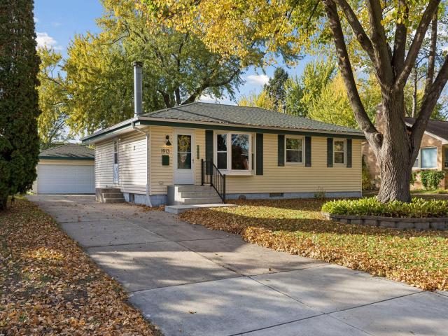 1913 Independence Avenue N Golden Valley MN 55427 - MLS# 7156098