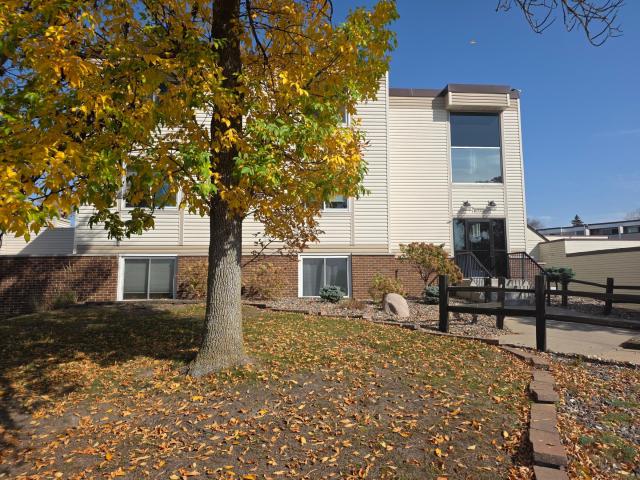 10720 Rockford Road Unit 208 Plymouth MN 55442 - MLS# 7157064