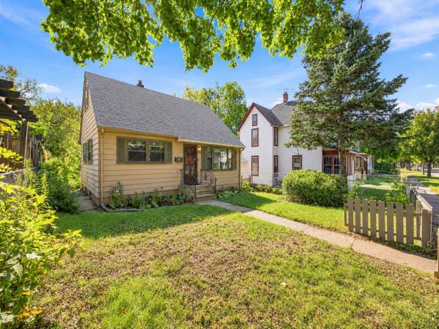 920 Magnolia Avenue E Saint Paul MN 55106 - MLS# 7157245