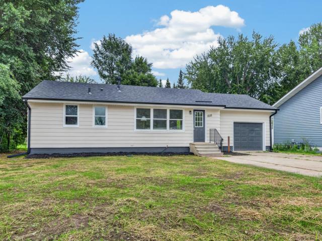 1211 Sunnyside Drive Farmington MN 55024 - MLS# 7157725
