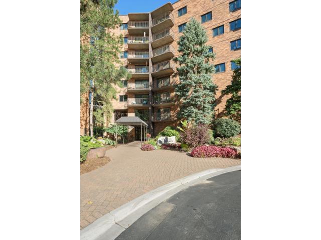 210 W Grant Street Unit 218 Minneapolis MN 55403 - MLS# 7157977