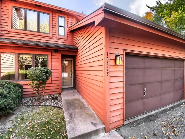 10695 53rd Avenue N Plymouth MN 55442 - MLS# 7158053