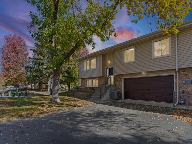 914 94th Avenue NE Blaine MN 55434 - MLS# 7158072
