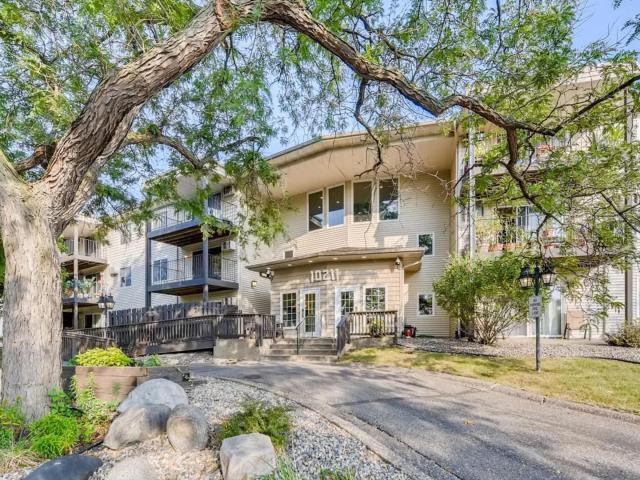 10211 Cedar Lake Road Unit 115 Minnetonka MN 55305 - MLS# 7158412