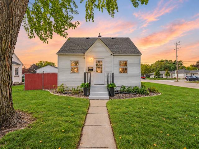 233 5th Avenue NE Osseo MN 55369 - MLS# 7158630