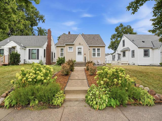 1238 Grotto Street N Saint Paul MN 55117 - MLS# 7159738