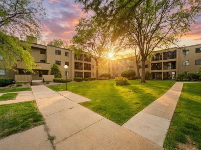 4101 Parklawn Avenue Unit 201 Edina MN 55435 - MLS# 7160232